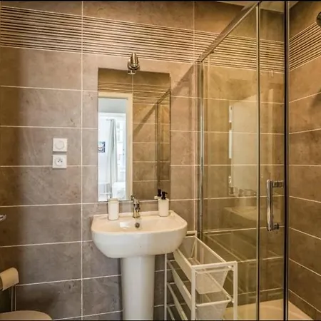 Au Pied Des Remparts-cité Médiévale Appartement *