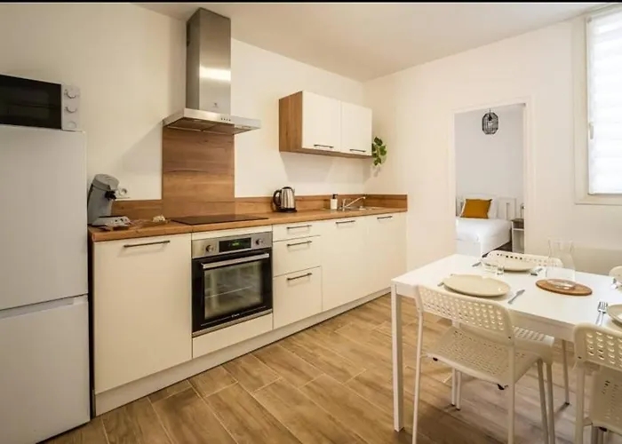 Au Pied Des Remparts-cite Medievale * Carcassonne